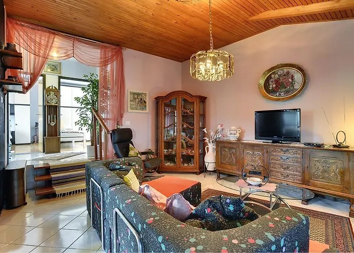 House Silvana Nyaraló